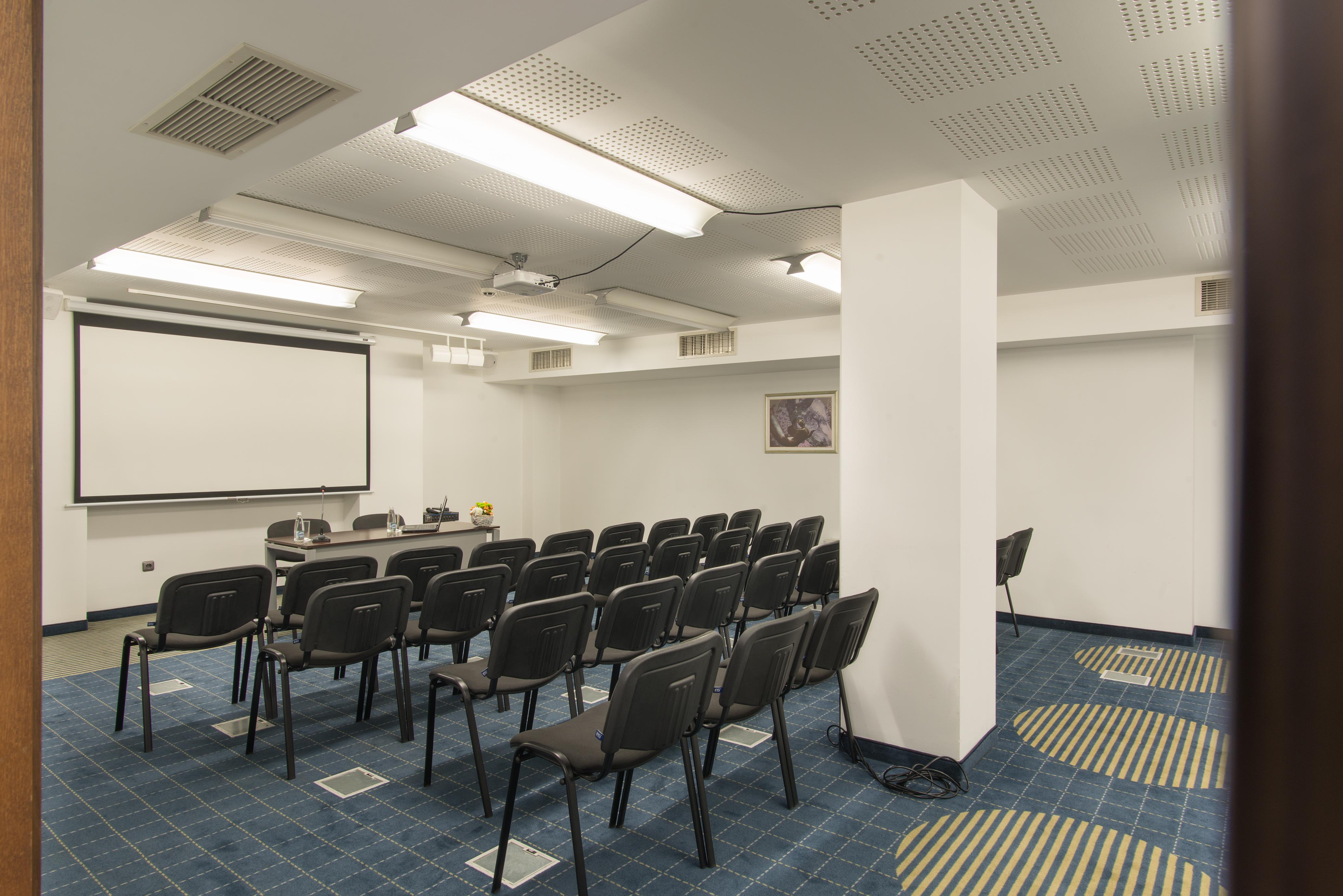 Rosslyn Thracia Hotel