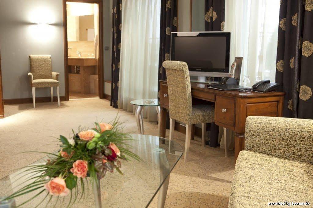 Hotel Rosslyn Thracia 4*