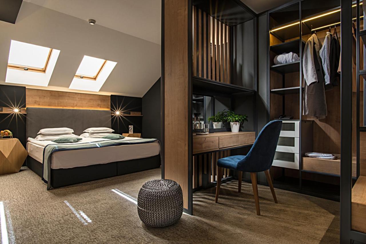 Rosslyn Thracia Sofia